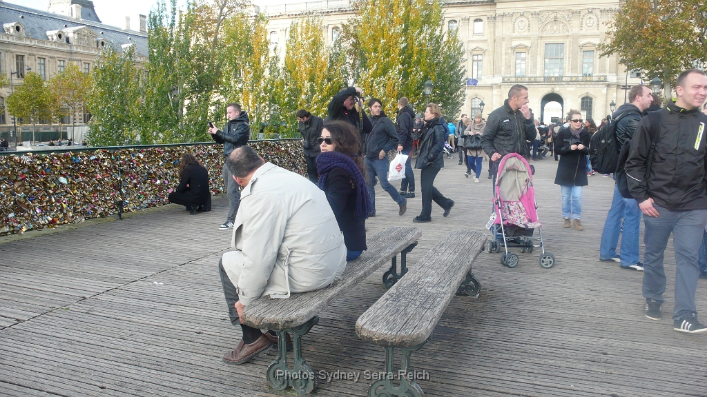 Le Pont des Arts et le Louvre .JPG - Le Pont des Arts et le Louvre.Le 10 novembre 2013